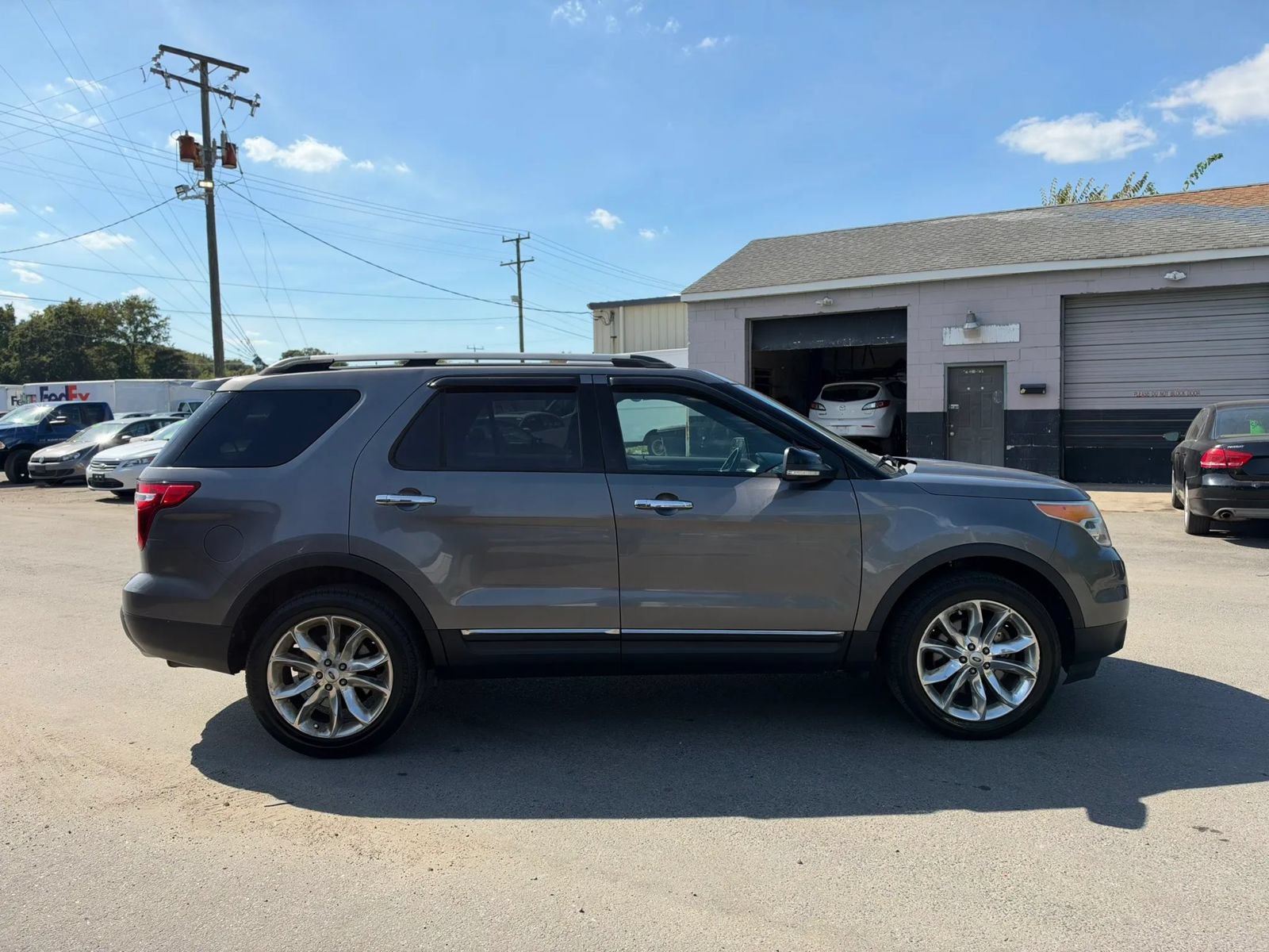 Used 2013 Ford Explorer XLT AWD/4WD image 6