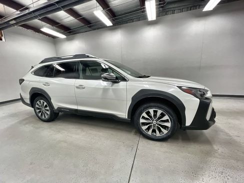 Used 2024 Subaru Outback Touring AWD/4WD image 9