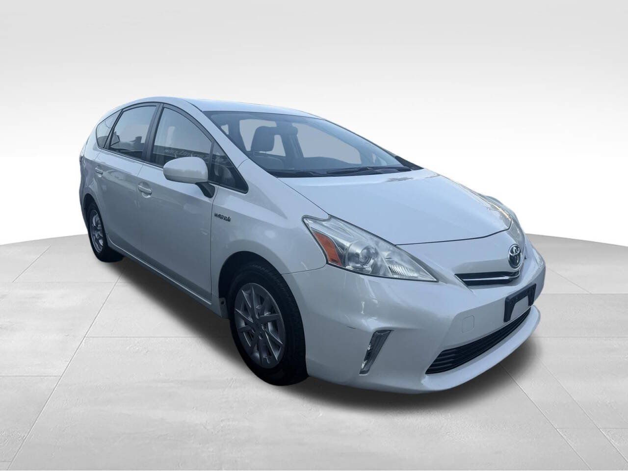 Used 2013 Toyota Prius V Two FWD image 3