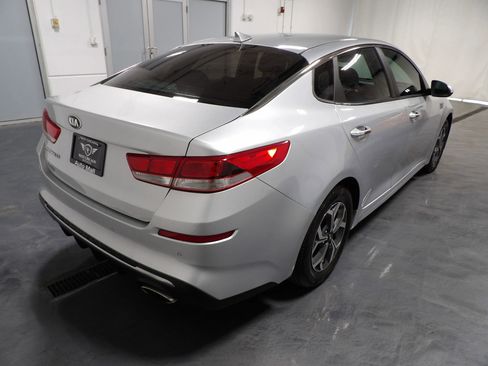 Used 2020 Kia Optima LX image 5