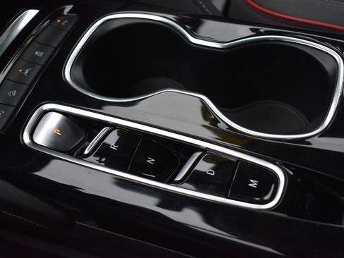 Used 2023 Buick Envision Essence w/ Technology Package I image 31