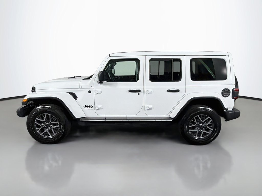Used 2026 Jeep Wrangler Unlimited Sahara AWD/4WD image 4