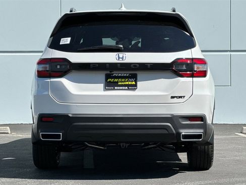 New 2025 Honda Pilot Sport image 5