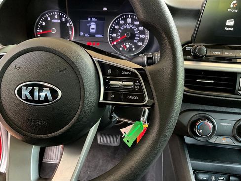 Used 2021 Kia Forte LXS FWD image 11