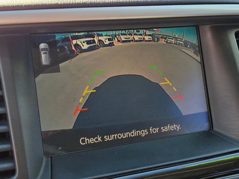 Used 2019 Nissan Pathfinder SV image 28