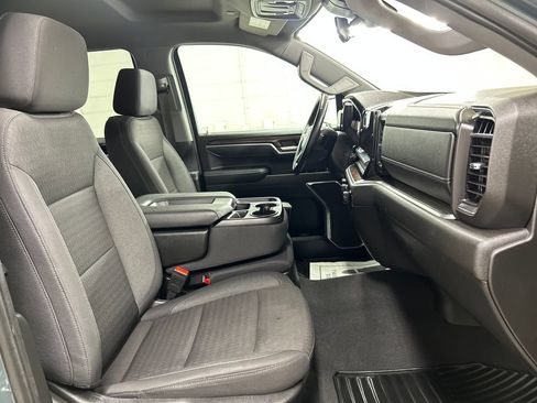 Used 2025 Chevrolet Silverado 1500 LT AWD/4WD image 18