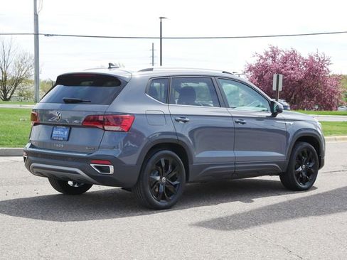 Certified 2023 Volkswagen Taos SE w/ Panoramic Sunroof Package AWD/4WD image 7