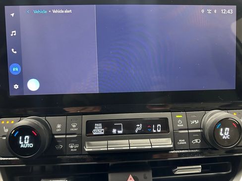 Used 2025 Toyota Grand Highlander AWD image 35