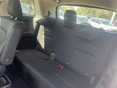Certified 2025 Nissan Pathfinder SV w/ SV Premium Package FWD image 12