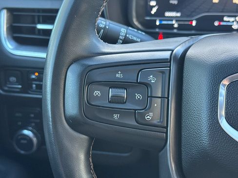 Used 2023 GMC Yukon AT4 w/ Technology Package AWD/4WD image 29