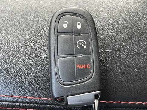 Used 2021 Jeep Cherokee Trailhawk AWD/4WD image 30