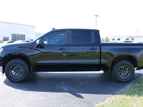 Used 2025 Chevrolet Silverado 1500 LT image 4