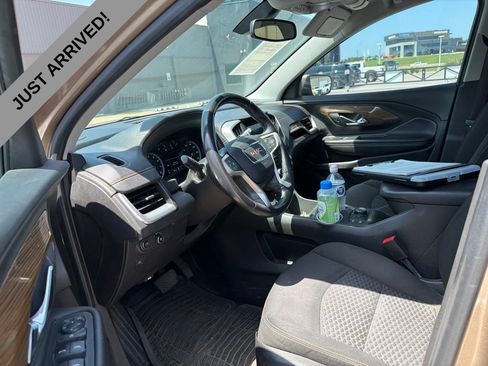 Used 2018 GMC Terrain SLE w/ Driver Convenience Package FWD image 10