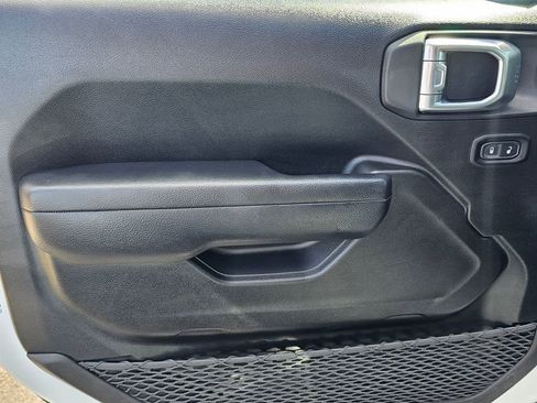 Used 2024 Jeep Wrangler Sport S image 13