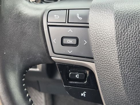 Used 2025 Toyota Camry SE FWD image 24