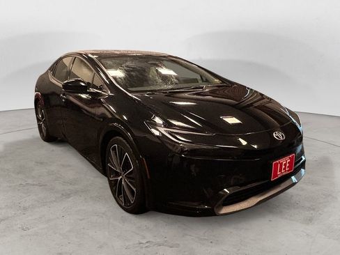 Used 2024 Toyota Prius XLE image 7