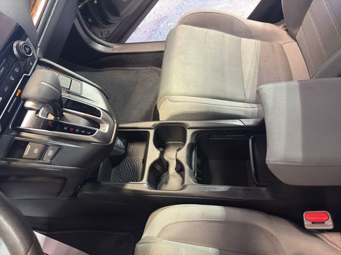 Used 2017 Honda CR-V EX image 21