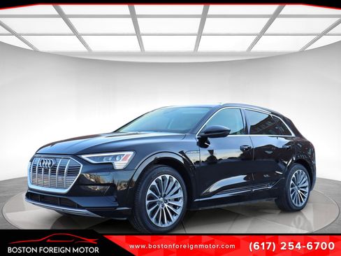 Used 2019 Audi e-tron Prestige w/ Prestige Package image 1