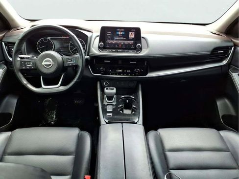 Used 2022 Nissan Rogue SV w/ SV Premium Package FWD image 11