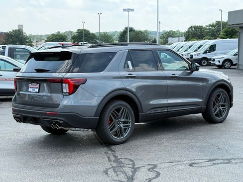New 2026 Ford Explorer ST w/ Sun And Sound Package image 6