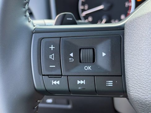 Certified 2026 Nissan Rogue SV FWD image 25