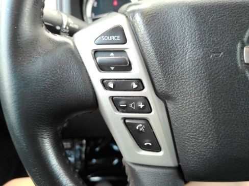 Used 2017 Nissan Titan SL RWD image 38