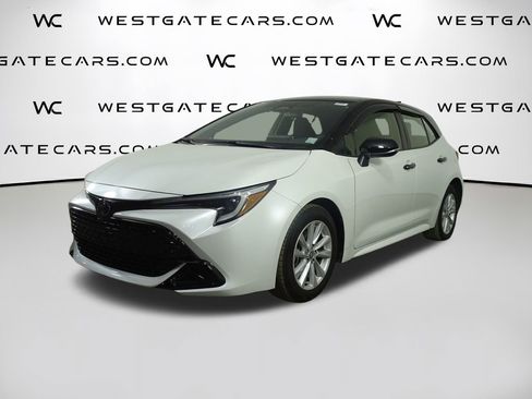 Used 2025 Toyota Corolla SE image 1