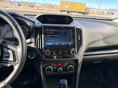 Used 2021 Subaru Crosstrek 2.5i Sport w/ Moonroof Package image 18