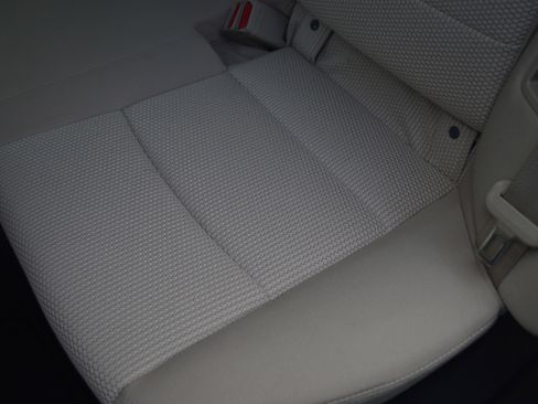 Used 2018 Subaru Outback 2.5i Premium image 30