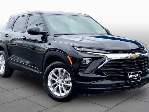 Used 2024 Chevrolet TrailBlazer LS w/ LS Convenience Package FWD image 3
