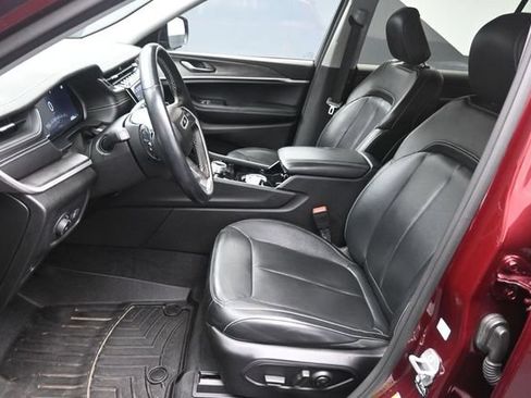 Used 2021 Jeep Grand Cherokee L Limited AWD/4WD image 18