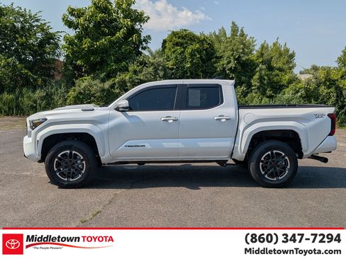 Certified 2026 Toyota Tacoma TRD Sport w/ TRD Sport Upgrade Package AWD/4WD image 6