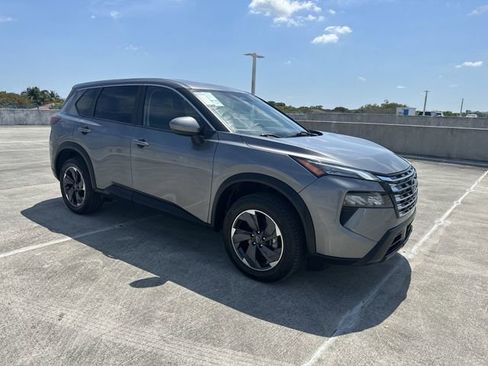 Used 2024 Nissan Rogue SV image 34