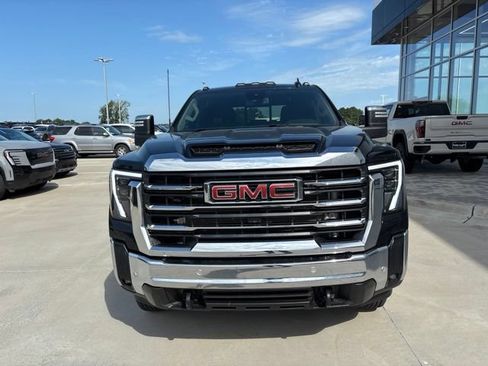 Used 2024 GMC Sierra 3500 SLT w/ SLT Premium Package AWD/4WD image 8
