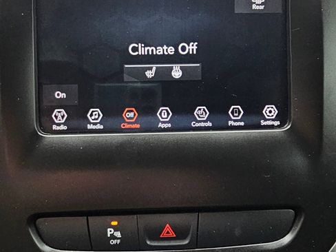 Used 2019 Jeep Cherokee Latitude Plus image 13