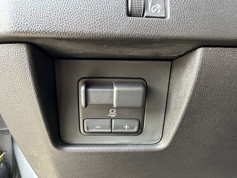 Used 2024 GMC Canyon AT4 w/ AT4 Premium Package image 6