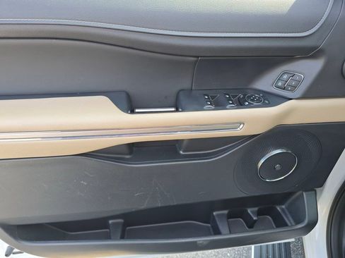 Used 2024 Ford Expedition Max Limited image 10