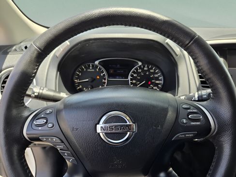 Used 2020 Nissan Pathfinder SV AWD/4WD image 22