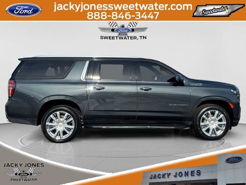 Used 2022 Chevrolet Suburban High Country w/ Max Trailering Package AWD/4WD image 7