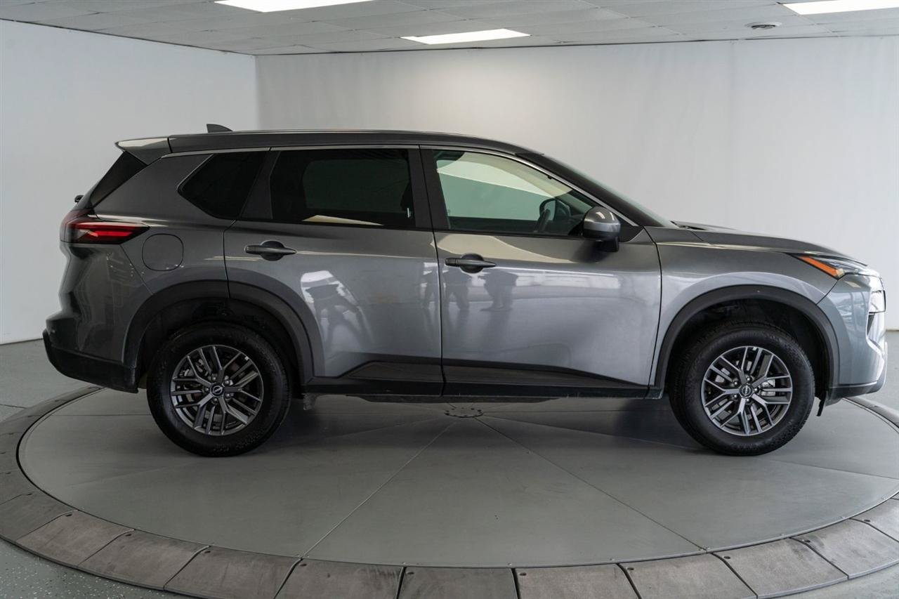 Used 2026 Nissan Rogue SV AWD/4WD image 4