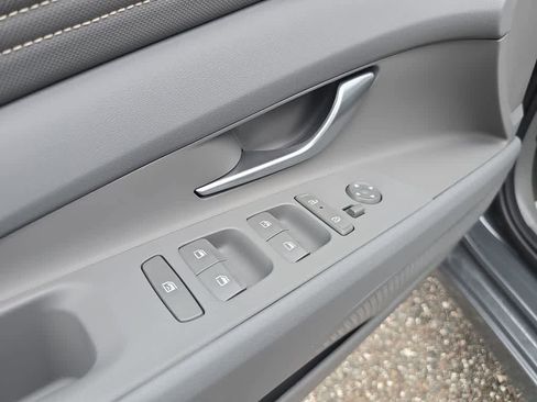 New 2026 Hyundai Elantra SEL Sport FWD image 17