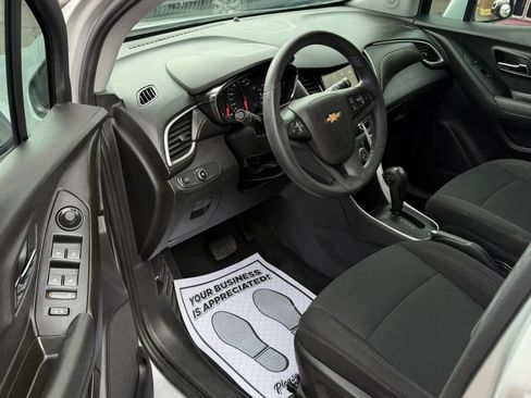 Used 2019 Chevrolet Trax LS w/ Tint and Cruise Package FWD image 9