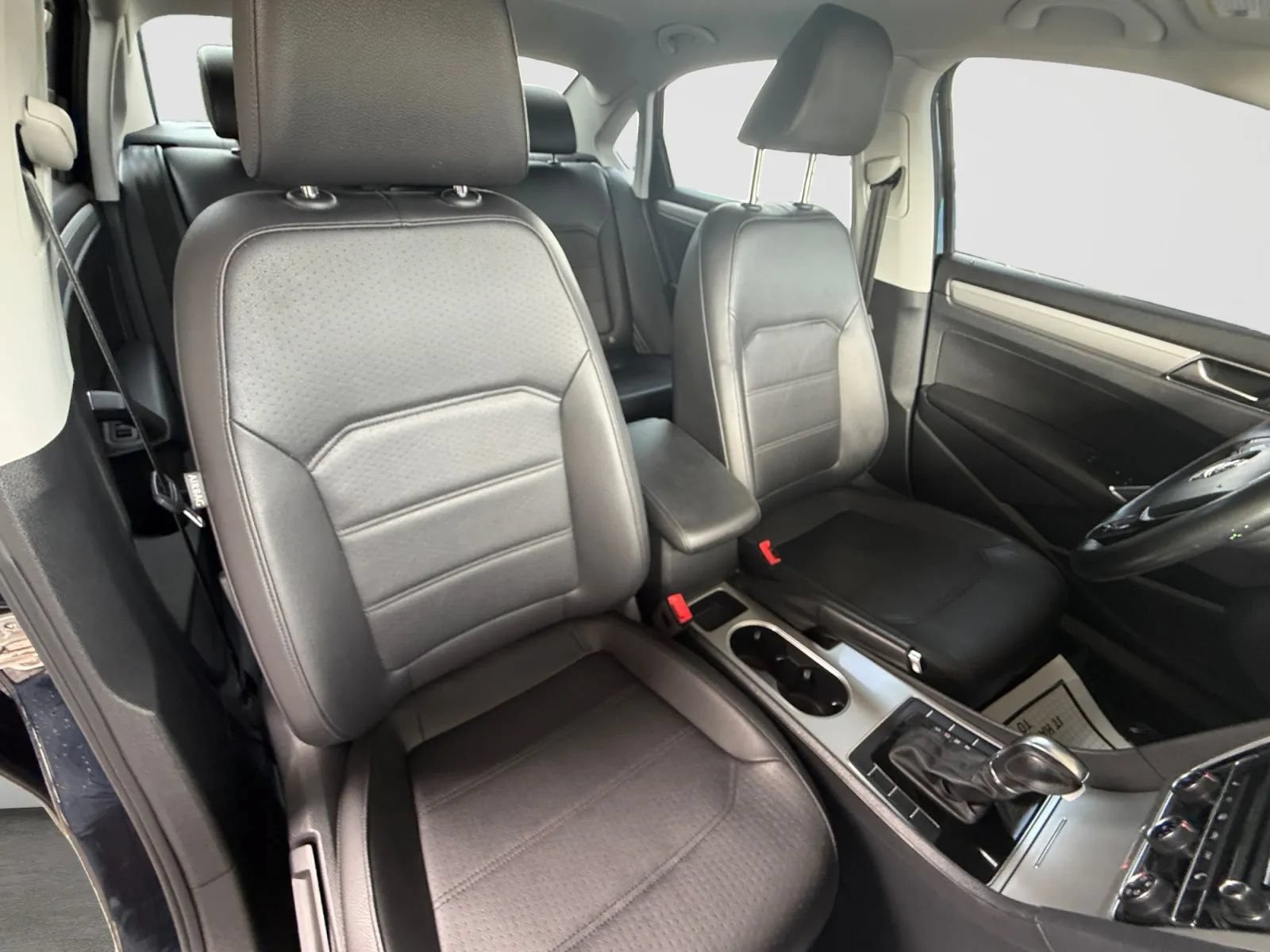 Used 2019 Volkswagen Passat 2.0T Wolfsburg w/ Wheels & Sunroof Package FWD image 21