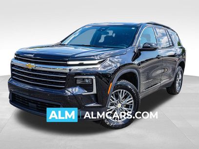 Used 2025 Chevrolet Traverse LT