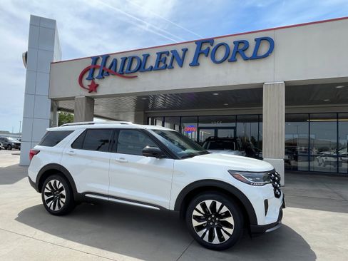 New 2026 Ford Explorer Platinum w/ LUX Leather Package AWD/4WD image 4
