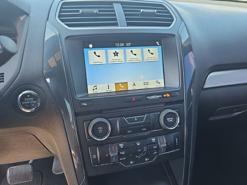 Used 2018 Ford Explorer XLT w/ Equipment Group 202A AWD/4WD image 21