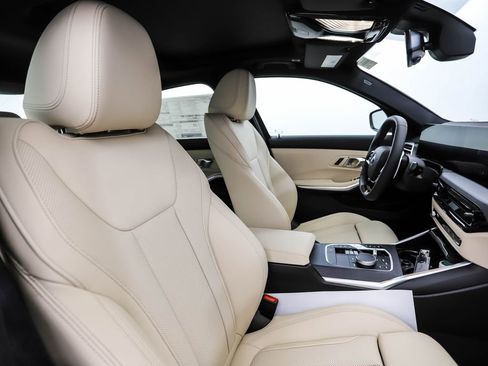 New 2026 BMW 330i xDrive Sedan w/ Premium Package AWD/4WD image 31