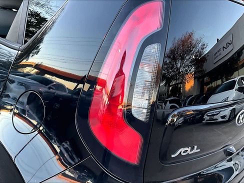 Used 2016 Kia Soul + image 25