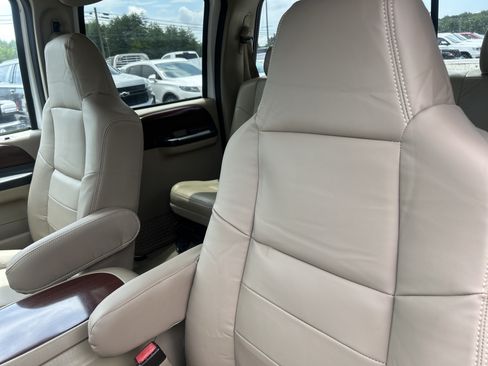 Used 2005 Ford F250 Lariat RWD image 19