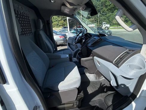 Used 2019 Ford Transit 250 130 Low Roof RWD image 14